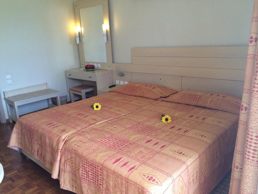 Hotel Kypreos Kamena Vourla Room photo